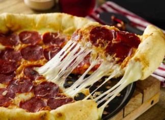 Pizza con bordes de queso