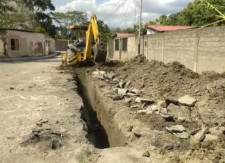 Hidrolara ejecuta labores reparando tanquillas y tuberías para mejorar el servicio de agua