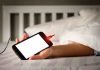 Razones para no cargar el celular en la cama