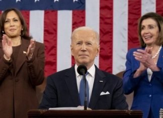 Biden anuncia cierre del espacio aéreo de EEUU a aerolíneas rusas