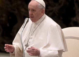 Papa promulga nueva Constitución que reforma Gobierno de la Iglesia