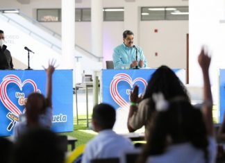 Maduro anuncia la normalización de clases en todos los niveles