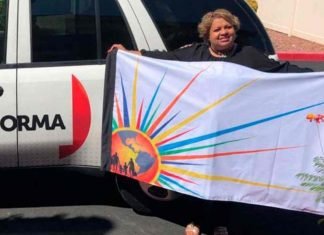 Larense diseñó la bandera del emigrante latinoamericano