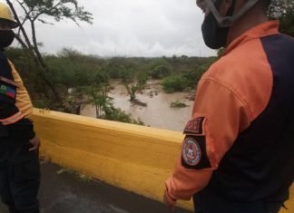 Desplegados por intensidad de las lluvias funcionarios de Protección Civil en Lara
