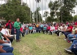 Ministro Arreaza insta a escuchar las peticiones del pueblo en asamblea de comuneros en Morán