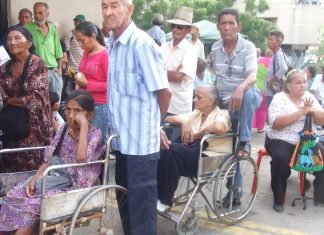 Pensionados y jubilados piden ser incluidos en los bonos sin distinción