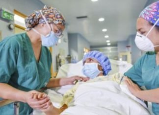 Enfermeros de Barquisimeto reclaman mejores salarios en su día