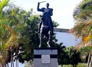 La enigmática estatua ecuestre del general Jacinto Lara