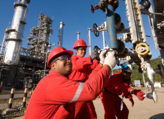 España cubrirá mercado energético con petróleo de Venezuela