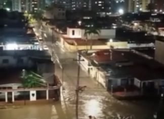Fuertes lluvias con descargas eléctricas anegaron a Cabudare y Barquisimeto