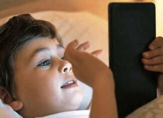 ¿Cuánto afectan las pantallas al sueño de los niños?