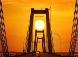 Atardecer en el Puente sobre el Lago