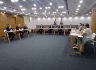 Comisión Nacional de Primaria sostuvo encuentro con autoridades del CNE