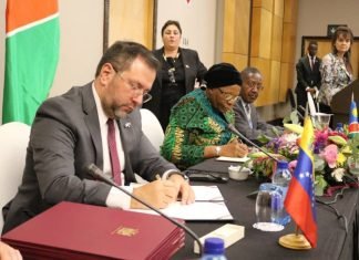 Firman acuerdos binacionales entre Namibia y Venezuela