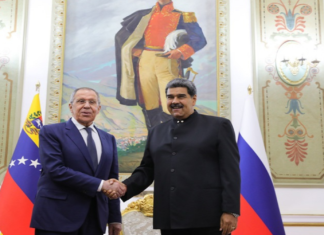 Maduro recibió a Lavrov en Miraflores para fortalecer cooperación bilateral