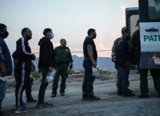 100 venezolanos fueron expulsados de EEUU bajo el Título 8