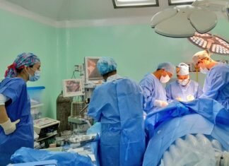 Atienden a 125 pacientes en primera jornada de cirugía plástica ocular en el Imdes