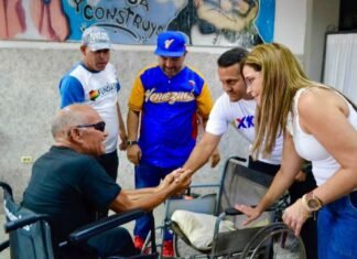 Entregan ayudas sociales atendiendo requerimientos a través de Ven App en Lara