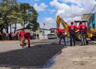 Colocan más de 11 toneladas de asfalto en parroquias del municipio Iribarren