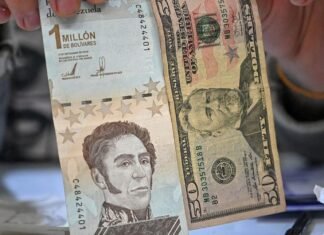 Ejecutivo rechaza dolarización y anuncia medidas para impulsar uso de la moneda nacional