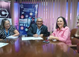 Firman acta compromiso para certificaciones en Calidad y Gerencia de Procesos