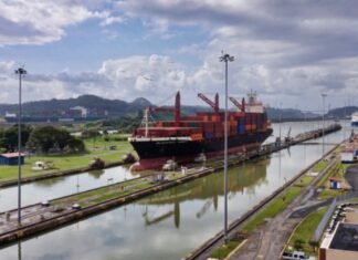 Restringirán paso de buques por un año en el Canal de Panamá