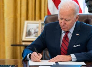 Biden extiende el permiso migratorio TPS a 472.000 venezolanos en EEUU