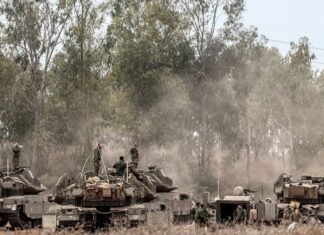 Ejército israelí responde con artillería y bombas de mortero disparos procedentes de Siria