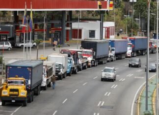 Gandoleros en Lara esperan hasta cinco días para llenar sus tanques de gasoil