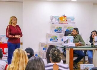 Entregan 62 máquinas de coser a emprendedoras de Iribarren