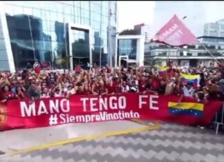 La Vinotinto llega a Lima con la fe por las nubes y venezolanos la reciben con entusiasmo