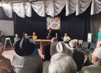 Entregan reconocimientos a Locutores en su día en Barquisimeto