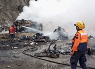 8 fallecidos y 14 heridos tras accidente en la Caracas-Guarenas