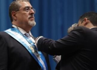 Presidente de Guatemala Bernardo Arévalo fue investido tras un retraso de más de 9 horas