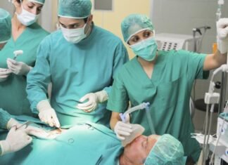 Empleados públicos urgen por un acuerdo sobre los seguros de HCM