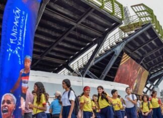 Fundación Yulimar Rojas entrega ayudas a jóvenes en Puerto La Cruz