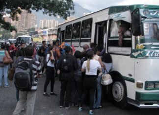Afirman transportistas aumento del pasaje es insuficiente