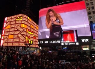 Shakira ofrece concierto gratuito ante más de 40 Mil personas en el Times Square de Nueva York