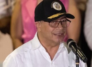 Petro presenta propuesta para lograr «la paz política» en Venezuela