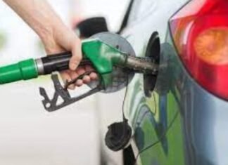 Ministro Tellechea niega aumento de la gasolina a 0,80 dólares