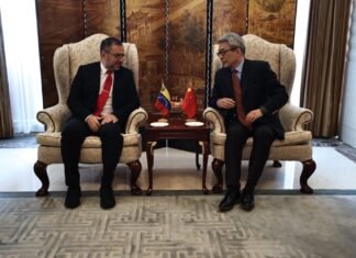 Canciller Yván Gil llega a China para seguimiento de acuerdos