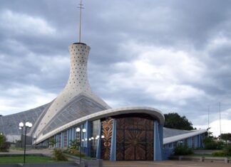 Violentan vitral y hurtan objetos de la Sacristía en la Catedral de Barquisimeto