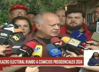 Cabello destaca civismo del pueblo durante simulacro electoral