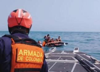 Seis venezolanos fueron rescatados tras naufragio en embarcación en Colombia
