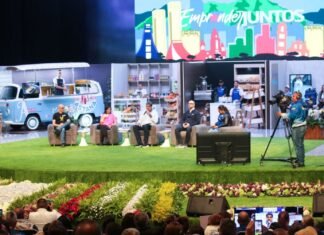 Maduro firma la Ley de Fomento de Nuevas Exportaciones No Petroleras