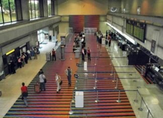 Conseturismo vislumbra unas vacaciones complicadas por la suspensión de vuelos