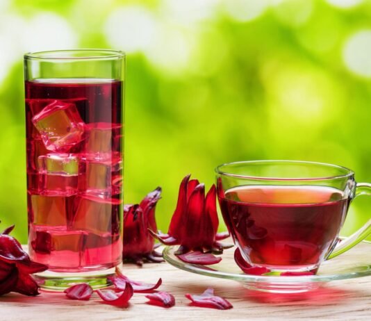 Incorpore la flor de Jamaica para mantener una piel más joven y saludable