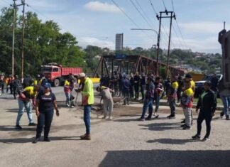 Realizaron operativo de despeje y limpieza de vía en el Puente Macuto