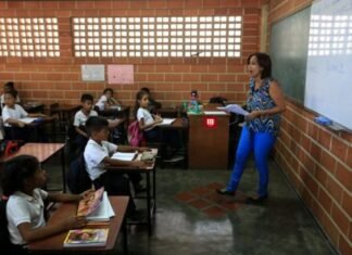 Fe y Alegría pide que se replanteen las políticas de educación tras déficit de maestros y alumnos