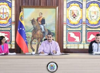 Maduro llama ladrón a Luis Abinader por la confiscación de avión en República Dominicana